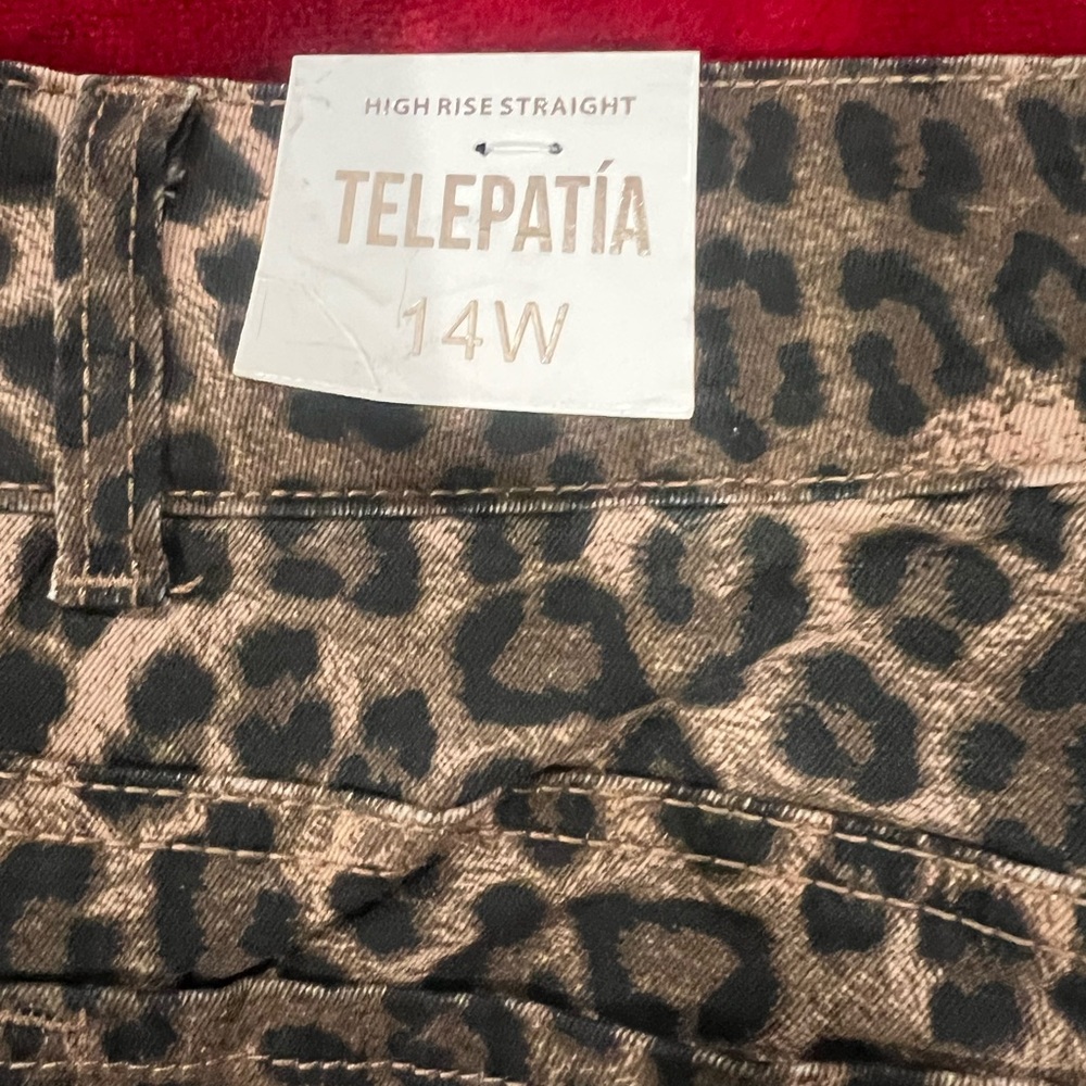 Telepatia stretchy wide leg jeans 
Cheetah/leopard jeans 
Brand new with tags